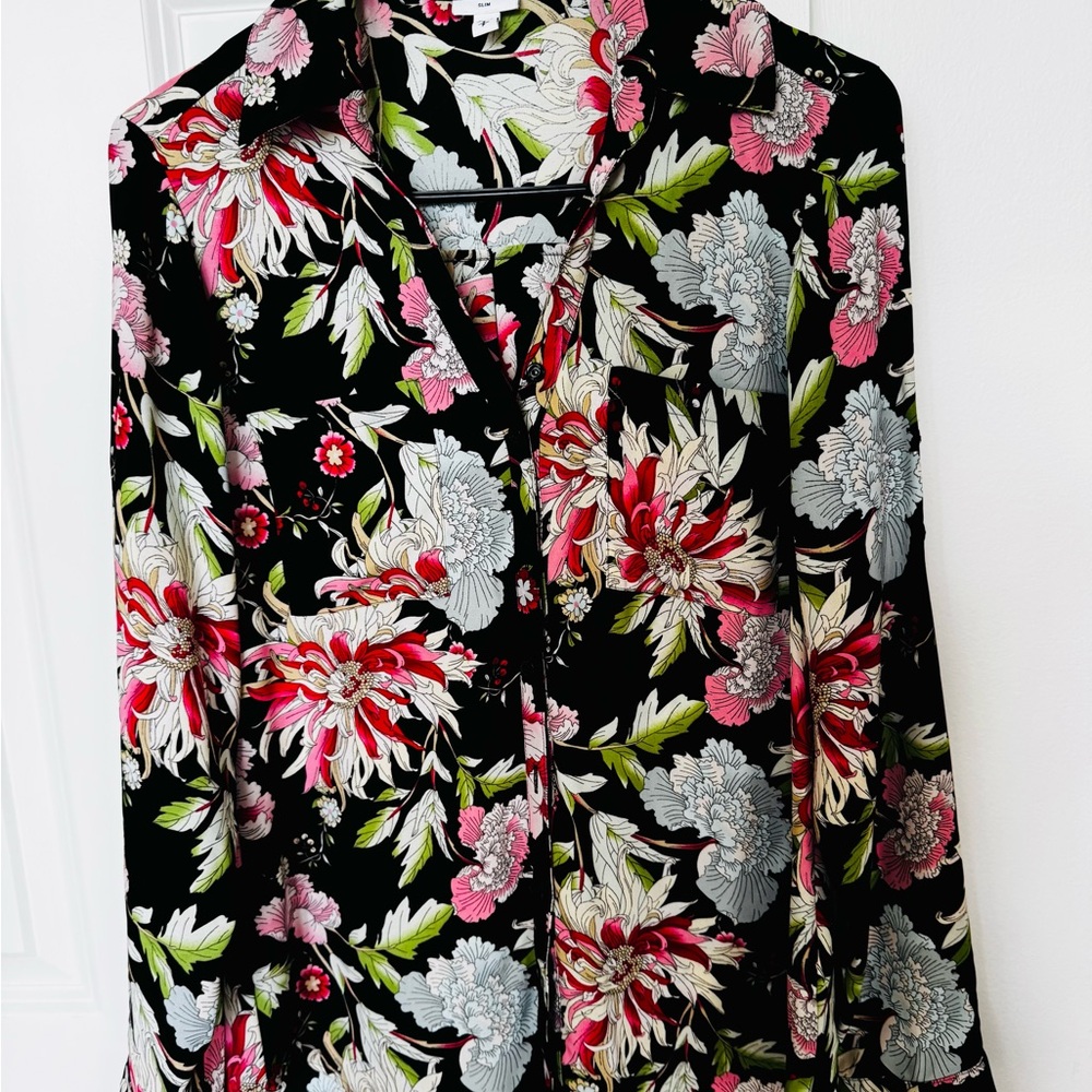 Floral Black Portfonio shirt from Express